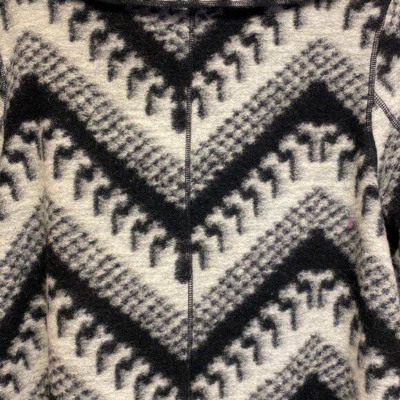 Line the Label Wool Blend Patterned Sweater Coat Black Cream Size - Medium - Picture 6 of 13
